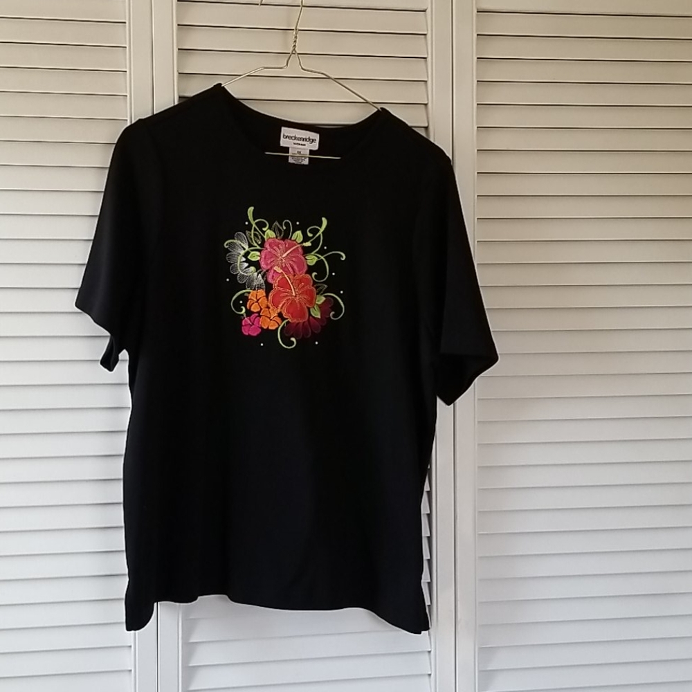 Black Breckinridge Top with Tropical Applique